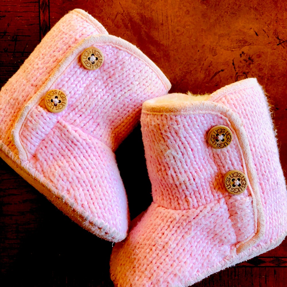 0/1 light pink baby uggs